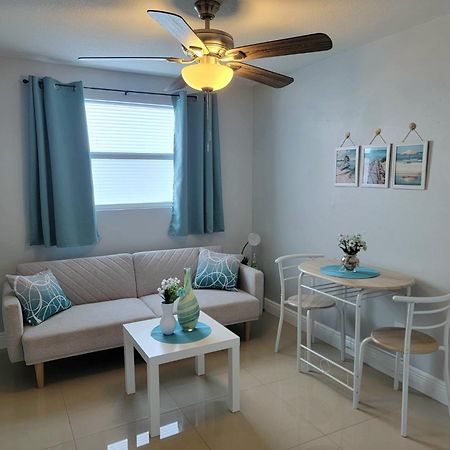 C & Y Guesthouse West Chase Extérieur photo
