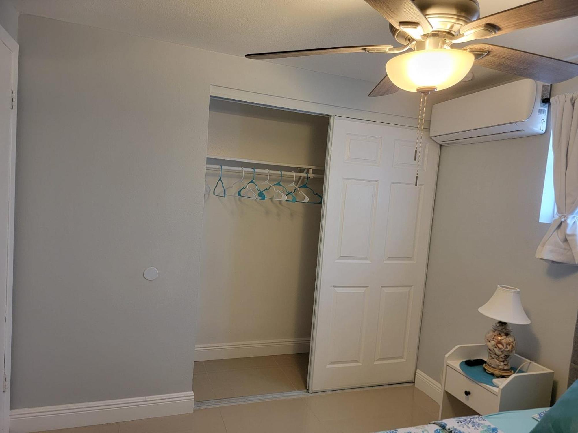C & Y Guesthouse West Chase Extérieur photo